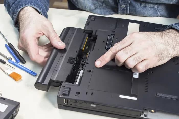 Gdzie wyrzucić baterie od laptopa, aby nie zaszkodzić środowisku?